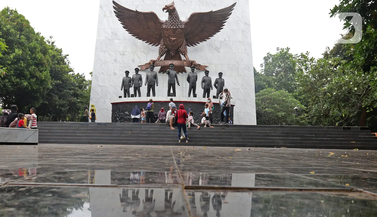 Suasana Monumen Pancasila Sakti di Lubang Buaya, Jakarta Timur, Jumat (1/10/2021). Monumen Pancasila Sakti menjadi salah satu tempat untuk mengenang jasa pahlawan pada Hari Kesaktian Pancasila berkaitan dengan peristiwa G30S. (Liputan6.com/Herman Zakharia)