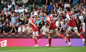 Skuad Arsenal merayakan gol Martin Odegaard ke gawang Manchester City di Community Shield 2026, Minggu (16/8/2026) (AP Photo/Alastair Grant)