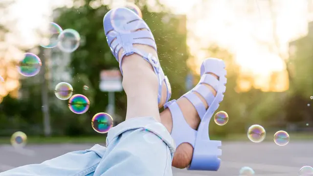 Ilustrasi sandal jelly
