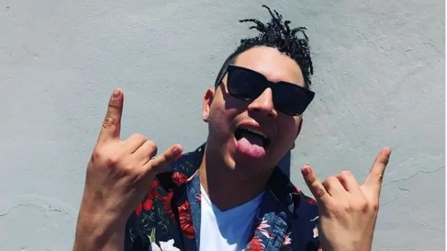 Rapper Meksiko Klaim Jadi Orang Pertama yang Tanam Rambut Emas