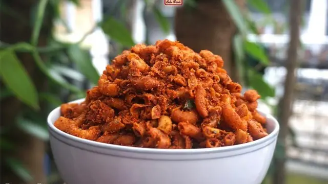 Diary Fimela: Modal 200 Ribu, Ibu Rumah Tangga Ini Raup Omzet Ratusan Juta dari Bisnis Cemilan