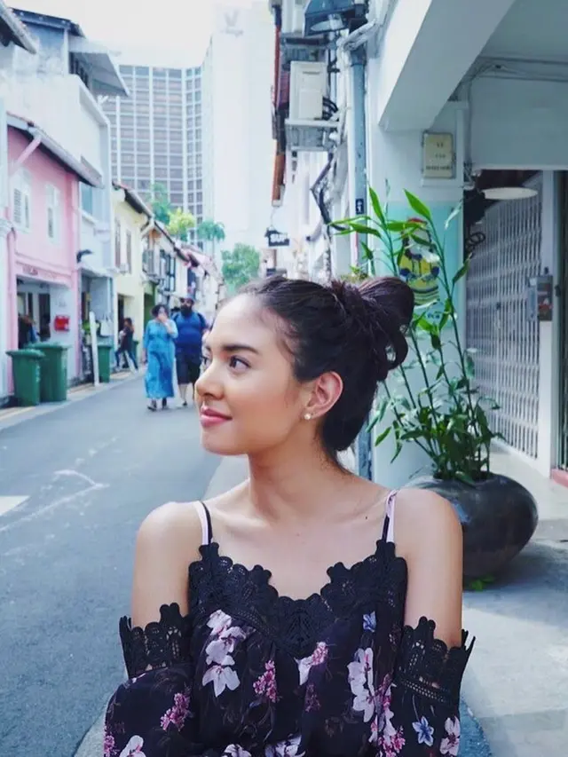[Bintang] Aurelie Moeremans