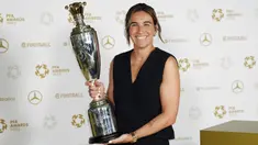 Mariona Caldentey terpilih sebagai PFA Player of The Year 2025 dalam acara penganugerahan yang berlangsung di Manchester Inggris, Selasa (19/08/2025) waktu setempat. (AP Photo/PA/Martin Rickett)