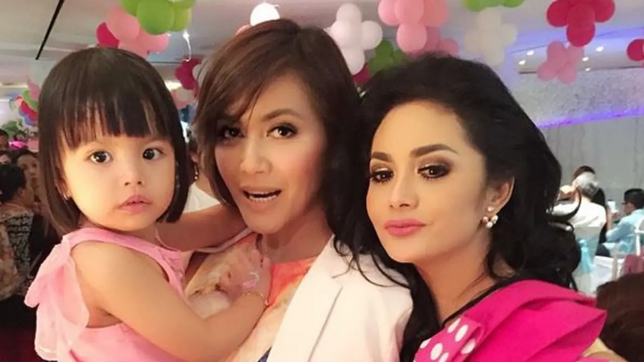 Denada, Shakira, dan Krisdayanti