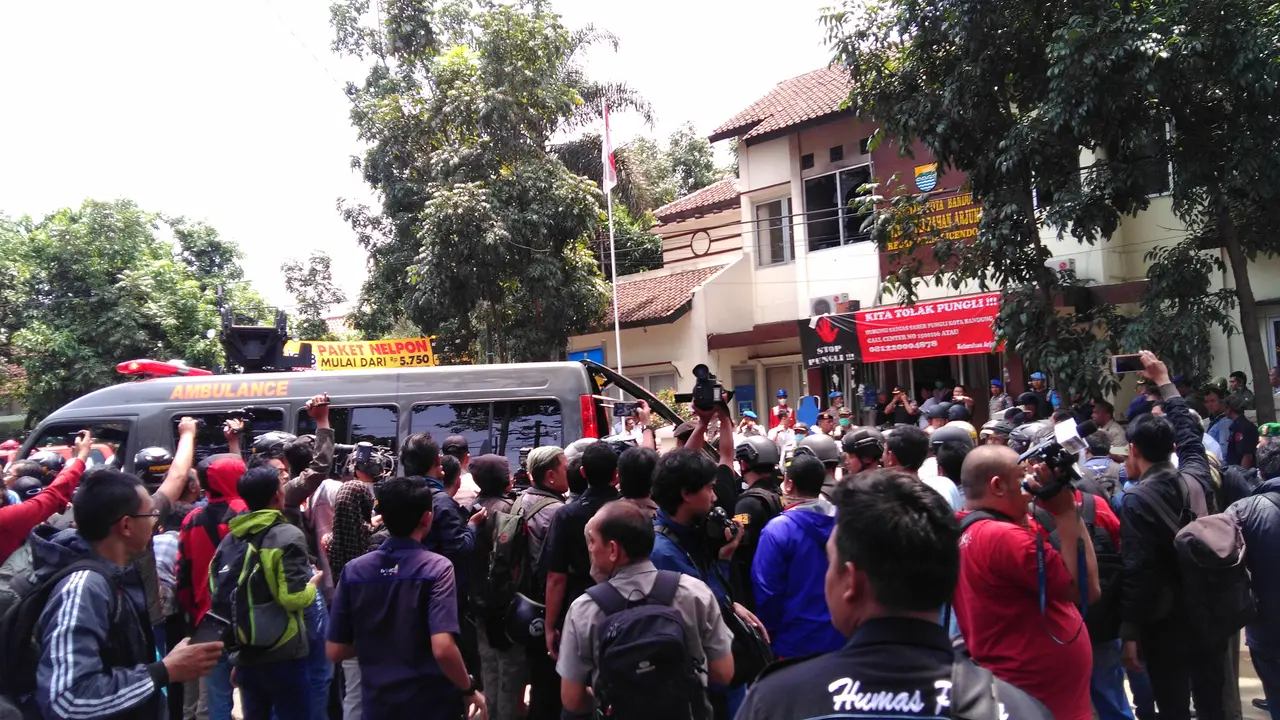 Pelaku bom bandung di Kelurahan Arjuna, Kecamatan Cicendo