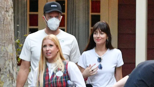 Chris Martin dan Dakota Johnson. [Foto: TPG Images]