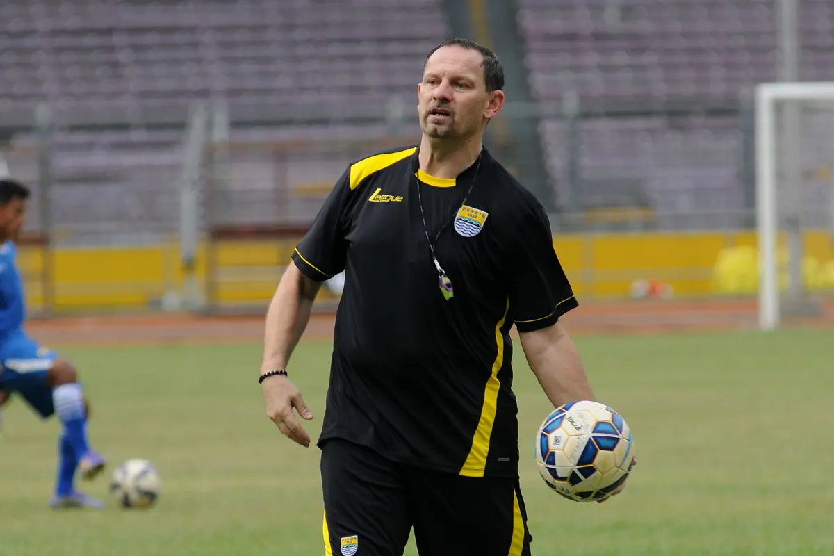 20160403-Jelang Final Piala Bhayangkara, Maung Bandung Jajal Rumput GBK