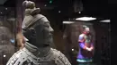 Patung prajurit terakota di Museum Shandong di Jinan, Provinsi Shandong, China timur (24/4/2020). Sebuah pameran yang menampilkan prajurit-prajurit terakota dan lebih dari 140 relik lainnya akan segera diselenggarakan di museum tersebut. (Xinhua/Zhu Zheng)