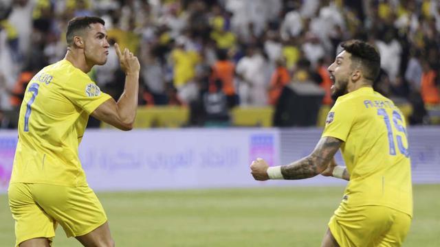 Foto: Memang Mental Juara, Cristiano Ronaldo Bawa Al Nassr Juara Liga Champions Arab
