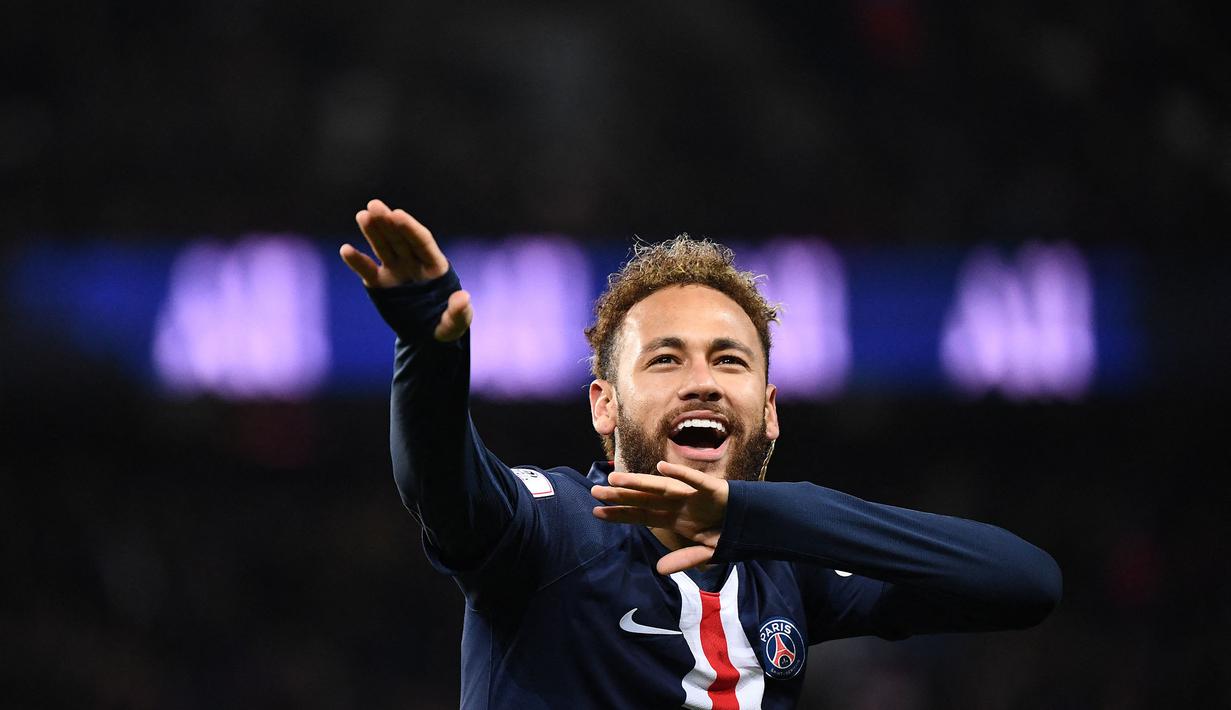Rekan Lionel Messi di Barcelona, Neymar merupakan penyerang andalan PSG yang didatangkan sejak 2017 silam. Berstatus sebagai pemain termahal di dunia, dirinya tercatat sudah kantongi 86 gol dari 114 pertandingan di semua laga bersama PSG. (Foto: AFP/Franck Fife)
