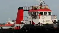 Keluarga 5 anak buah kapal Tunda Charles yang masih disandera militan Abu Sayyaf sejak 21 Juni 2016 lalu masih menunggu nasib.