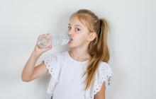 Cara Buat Anak Mau Minum Air Putih: Trik Jitu, Botol Lucu Hingga Infused Water!