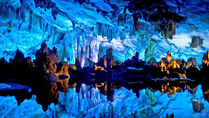 Tertegun oleh 10 Gua Paling Fantastis dari Seluruh Dunia