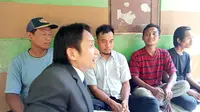 Tiga orang teman Pegi Setiawan memastikan bahwa Pegi berada di Bandung saat kejadian pada 27 Agustus 2016 silam. (Liputan6.com/ Panji Prayitno)