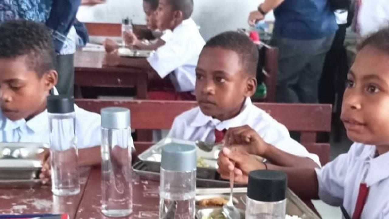 BGN Bentuk Tim Khusus Investigasi Kasus Dugaan Keracunan MBG, Nanik S Deyang Jadi Ketua
