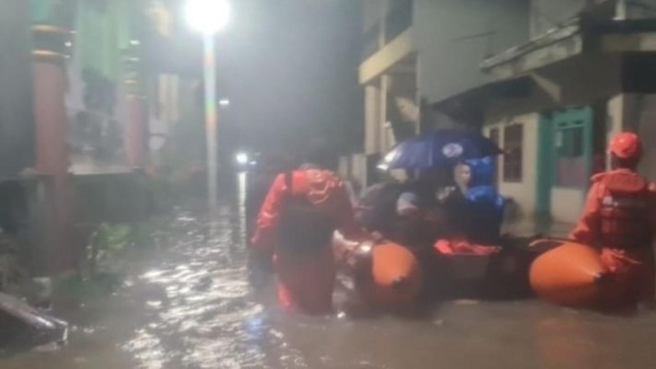 Jakarta Banjir, Ribuan Warga Terpaksa Mengungsi
