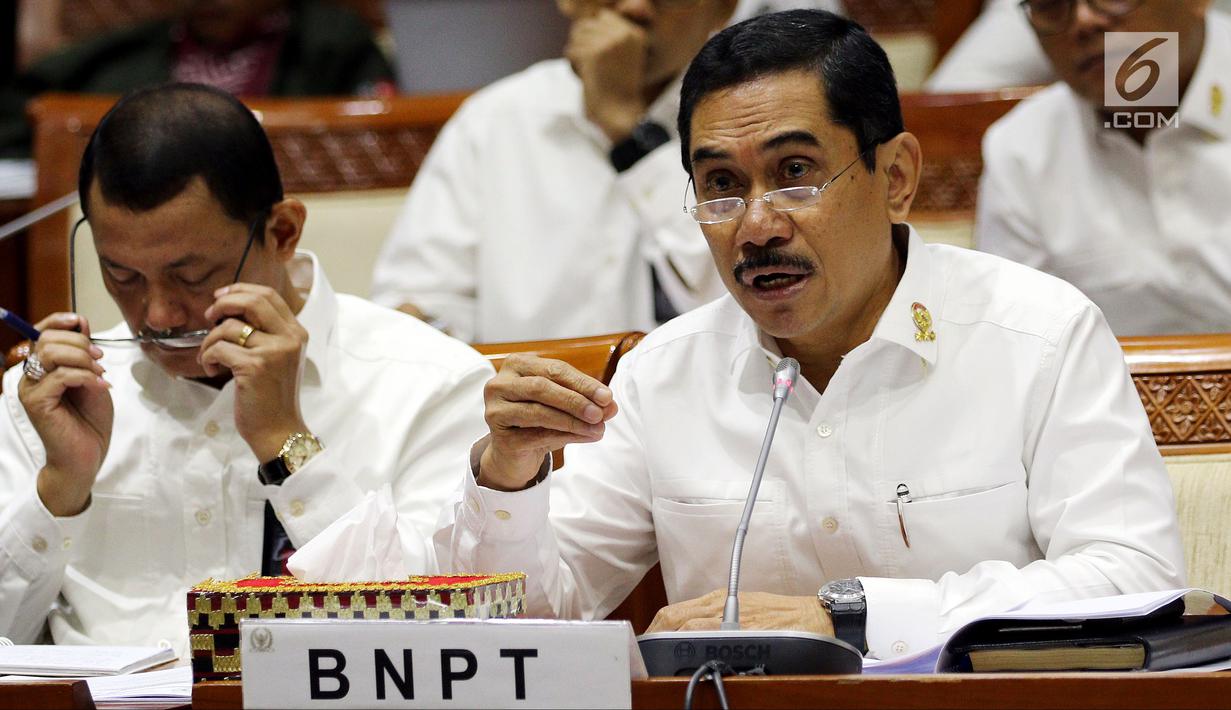 Kepala BNPT Suhardi Alius saat Rapat Dengar Pendapat (RDP) dengan Komisi III DPR di Jakarta, Kamis (7/6). Rapat membahas Rencana Kerja dan Anggaran Kementerian dan Lembaga (RKAKL) dan Rencana Kerja Pemerintah (RKP) Tahun 2019. (Liputan6.com/JohanTallo)