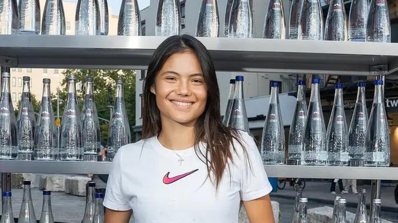Potret Cantik Petenis Dunia Emma Raducanu di Luar Lapangan