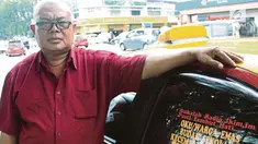 Cahyono membebaskan biaya bagi ibu hamil, pelajar, dan orang yang tak mampu.