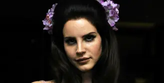 Penyanyi Lana Del Rey memiliki ketakutan berlebihan terhadap kematian. Sejak kecil ia selalu paranoid dengan apa yang manusia tak dapat kendalikan tersebut. (Bintang/EPA)