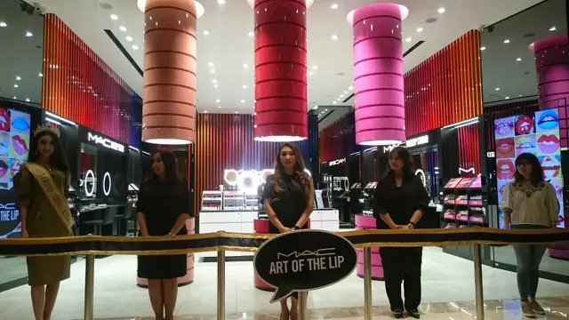 MAC hadirkan konsep store bermain dengan lipstik