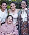 Kecantikan dan awet muda Kris Dayanti dan Yuni Shara rupanya menurun dari sosok sang ibunda, Rachma Widadiningsih. [@krisdayantilemos]