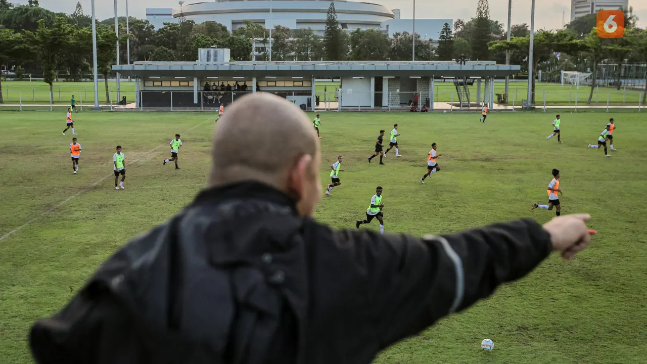 Foto: Nova Arianto Pimpin Latihan Perdana Timnas Indonesia U-16, Panggil 32 Pemain