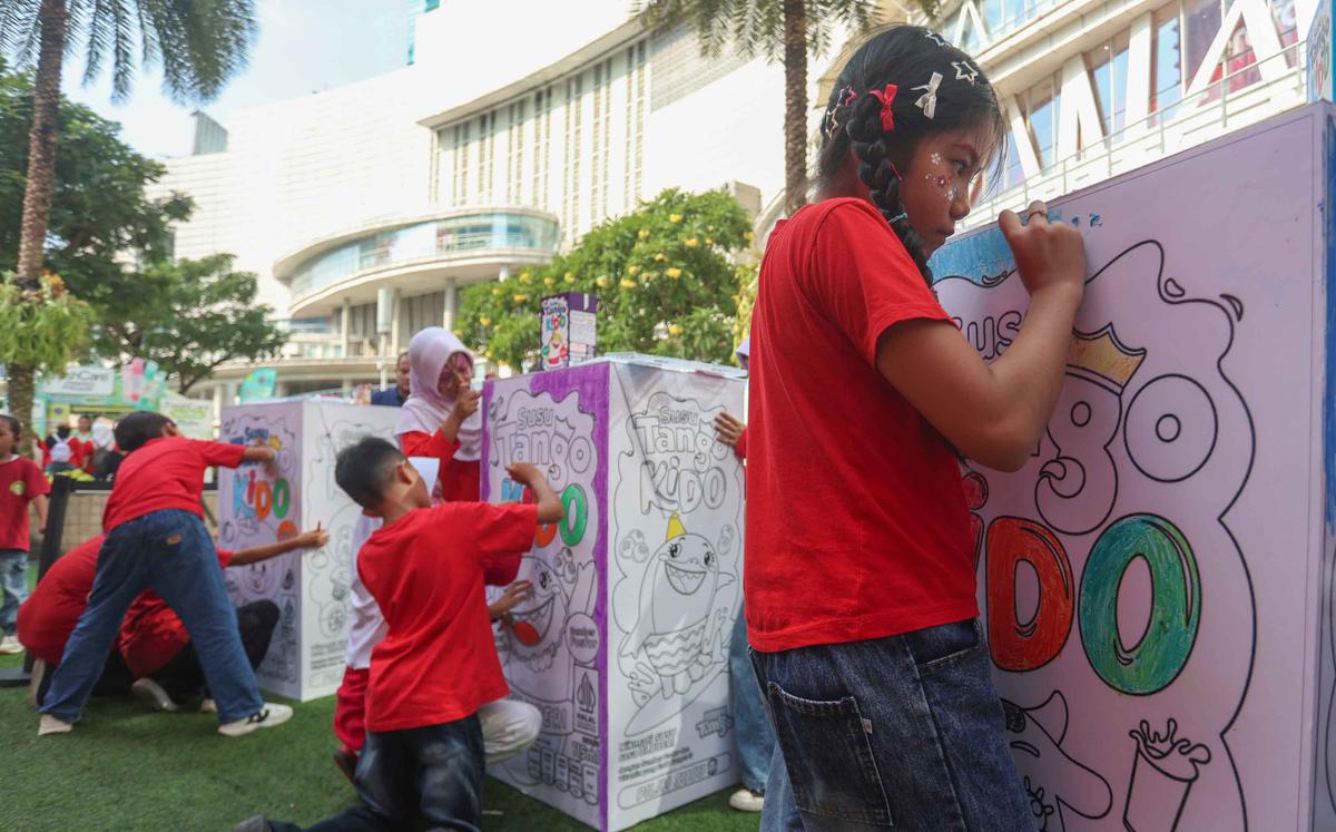 Kreativitas Anak Semarakkan Kegiatan Mewarnai Kemasan Susu