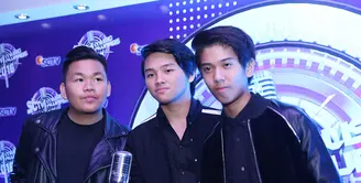 Eksistensi CJR tak pernah lepas dari ranah belantika musik tanah air. Di usia muda, Risky, Aldy dan Iqbaal  berhasil meraih penghargaan di SCTV Musik Awards 2016. (Nurwahyunan/Bintang.com)
