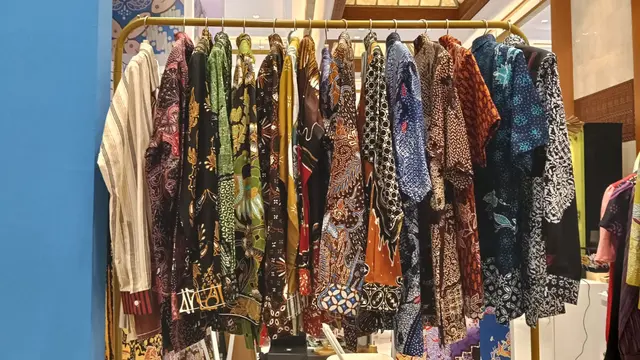 Seruan Desainer Anne Avantie untuk Penjual Batik: Saatnya Naikkan Nilai Jual dengan Branding Personal