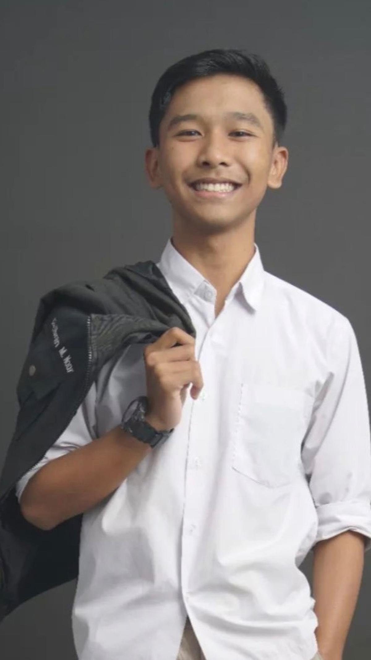 Gielbran Muhammad Noor merupakan mahasiswa UGM kelahiran Sragen, 5 Desember 2000. Ia menjadi Ketua BEM KM UGM 2023