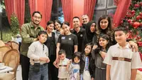7 Potret Meriahnya Ulang Tahun Mama Amy, Raffi Ahmad dan Keluarga Besar Beri Kejutan Spesial