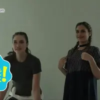 Luna Maya membantu bisnis lipstick milik Valerie Thomas. Luna mengaku kagum dengan bentuk bibir dan mata Valerie. 