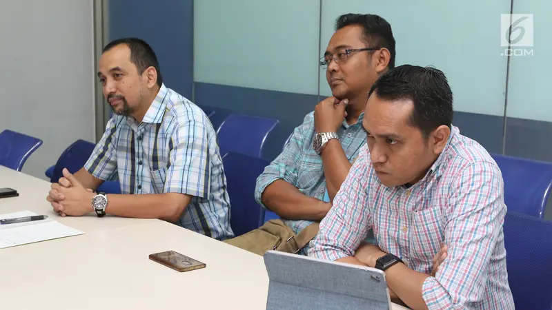 CEO PT LIB Risha Adi Wijaya (kanan) dan COO PT LIB Tigor Silam Boboi