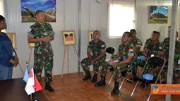 Citizen6, Kongo: Satgas Kompi Zeni TNI Konga XX-H/Monusco, mendapat pengarahan tentang perlindungan anak dari child protection section Monusco di Bumi Cenderawasih Camp Dungu, Sabtu (16/7). (Pengirim: Badarudin Bakri) 