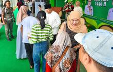 Gubernur Khofifah Ajak Warga Riyayan Idul Fitri di Grahadi dan Jemursari, Perkuat Silaturahim dan Ekonomi UMKM