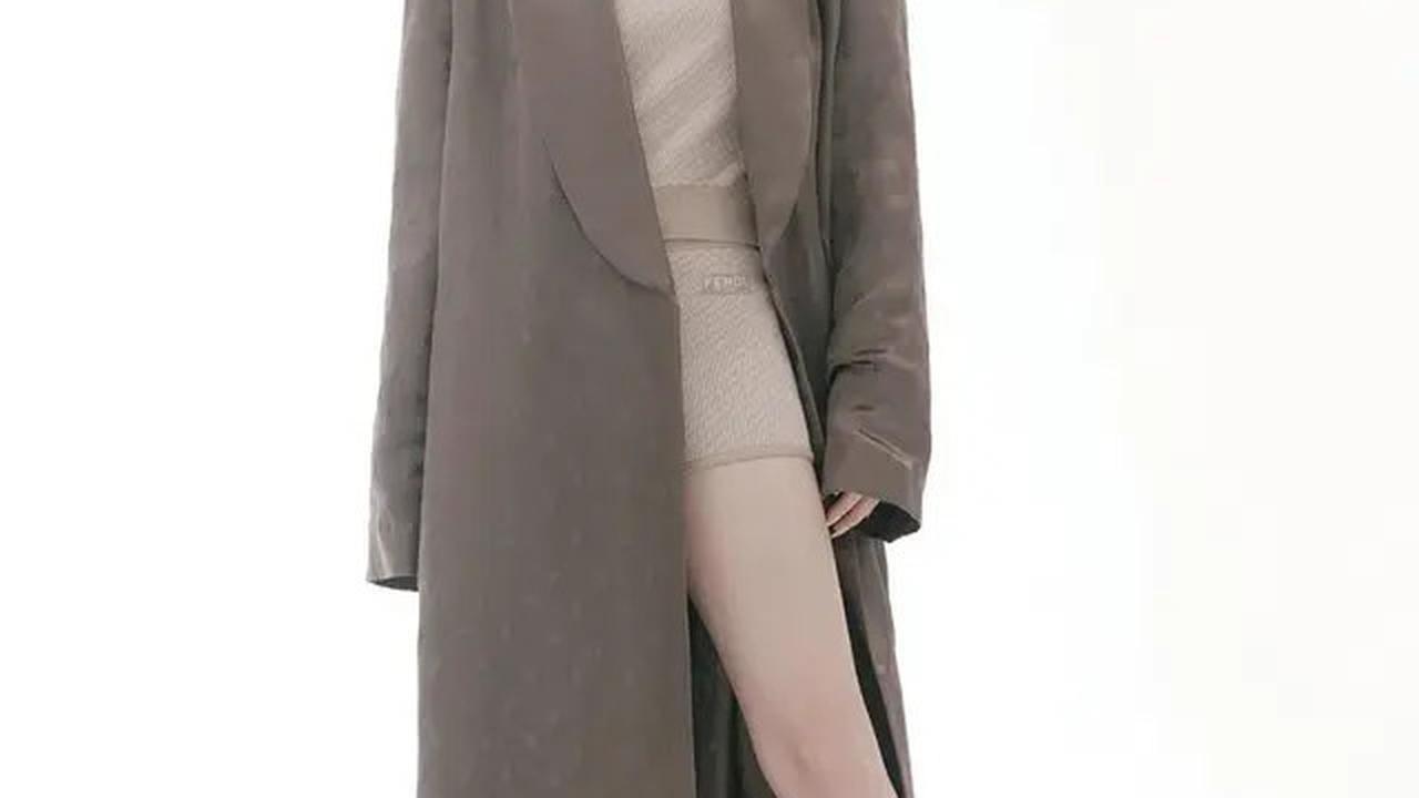 8 Gothic Look Song Hye Kyo yang Nampang di Majalah Vogue, Bak Boneka Hidup di Usia 43 Tahun