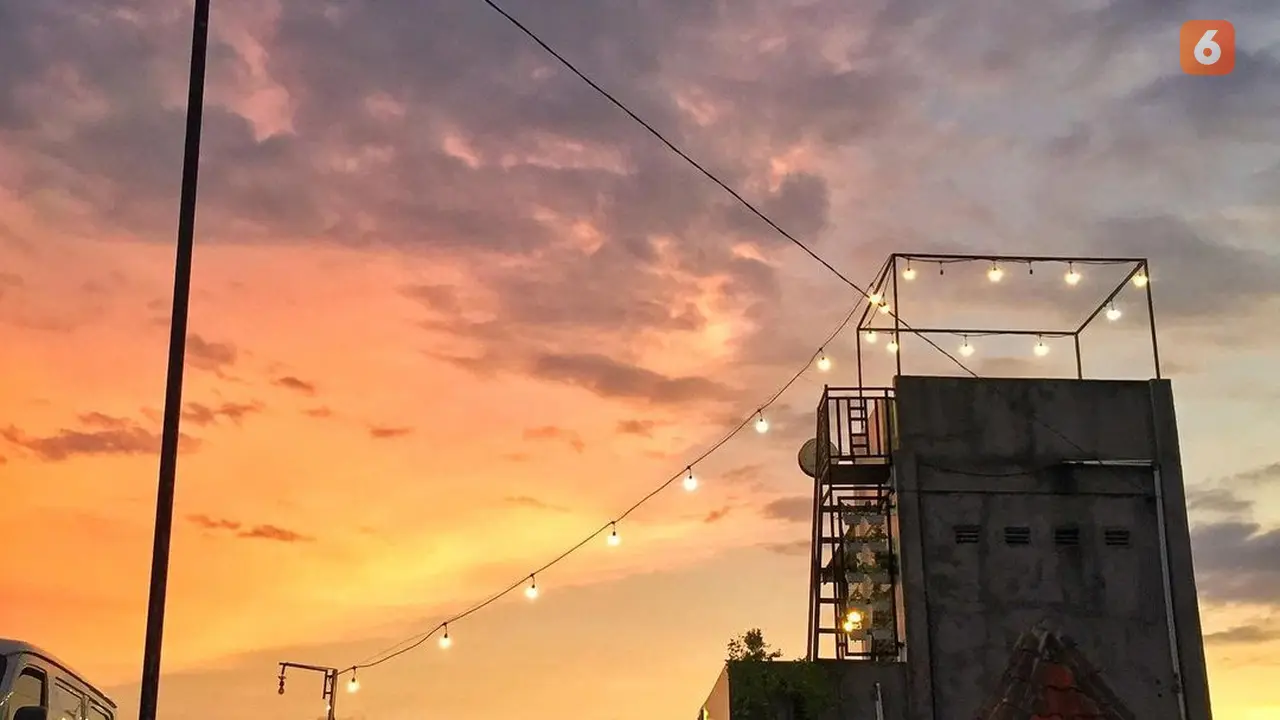 Melepas Sunset di Cafe Rumah Pinggir Kali Polokarto