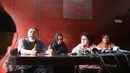 Suasana jumpa pres di kawasan menteng, Jakarta, Kamis (23/3). Putri Aisyah Aminah membeberkan perihal perampas telepon geggam milik asistan rumah tangganya yang berujung pada laporan di Polda Metro Jaya. (Liputan6.com/Herman Zakharia)