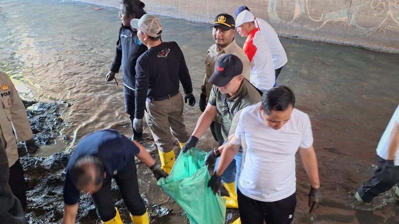 Tahukah Anda Panjangnya? Komitmen Bersama Jaga Kebersihan Sungai Cipinang Sepanjang 30 Km