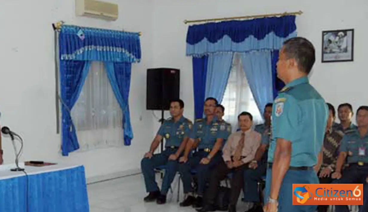 Citizen6, Surabaya: Hadir dalam acara tersebut Wadan Kobangdikal Brigjen TNI marinir P. Verry Kunto G, Kepala Pusat SDM Akademik dan Kepala P2P UNJ Prof. Dr. Zainal Rafli dan Danpusdikes Kolonel Laut I.G.W. Asmarabawa. (Pengirim: Penkobangdikal).