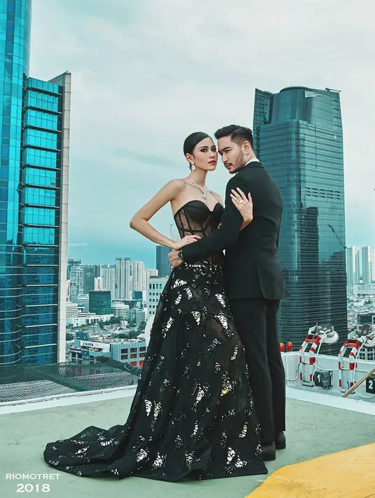 Sebelum hari bahagianya, pasangan ini beberapa kali menjalani pemotretan jelang pernikahan. Yang terbaru, Syahnaz Sadiqah dan Jeje Govinda menjalani foto pre-wedding. (Instagram/riomotret)