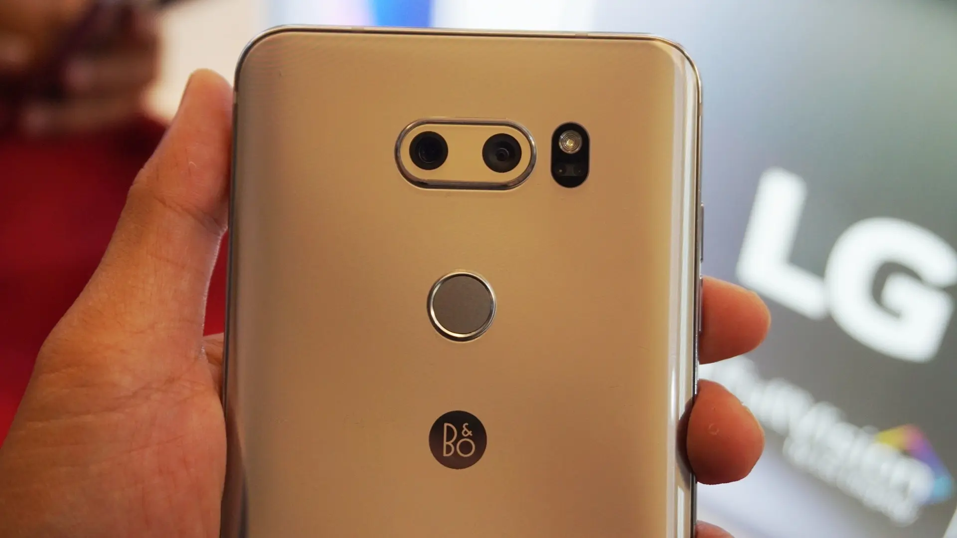 Kamera ganda LG V30+ dan panel fingerprint scanner (Liputan6.com/ Agustin Setyo W)