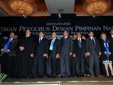 Para pengurus Perhimpunan Advokat Indonesia (Peradi) periode 2015-2020 saat dilantik di Jakarta, Jumat (28/8/2015). (Liputan6.com/Andrian M Tunay)