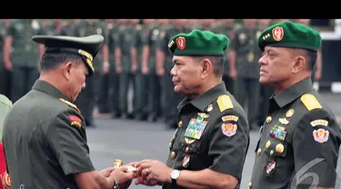 Upacara serah terima jabatan di Mabes TNI AD, Jakarta Pusat, jumat (25/7) berlangsung lancar (Liputan6.com/Faizal Fanani)