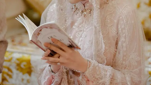 6 Pesona Kekasih Chand Kelvin yang Terpaut 12 Tahun Kenakan Dress-Baju Adat Aceh Jalani Prosesi Jelang Nikah