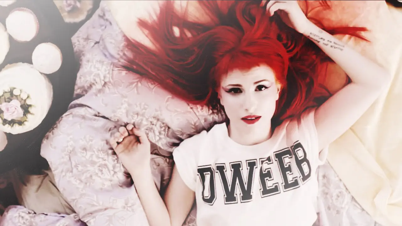 Disebut Aneh, Hayley Williams Paramore Justru Raih Penghargaan