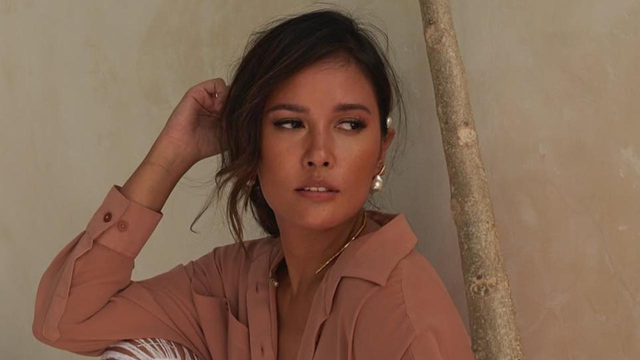 8 Potret Cantik Titi Radjo Padmaja yang Baru Berulang Tahun ke-44, Tetap Stylish dan Awet Muda