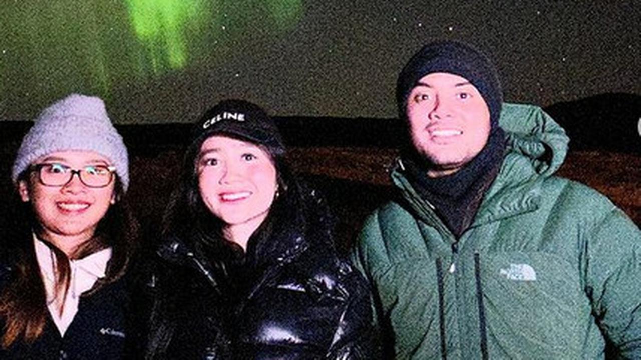 Potret Febby Rastanty Lihat Aurora Super Cantik di Iceland, Ada Drama Koper Hilang Sampai Ribet Beli Baju Baru