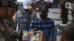 Operasi Tangkap Tangan (OTT) KPK terhadap Risnandar Mahiwa dan Pomi Nasution diduga terkait dugaan korupsi pengadaan barang dan jasa fiktif di lingkungan Pemerintah Kota Pekanbaru. (Liputan6.com/Angga Yuniar)